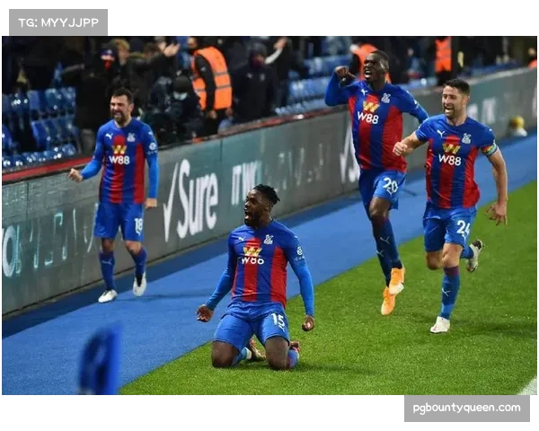 英超焦点战：水晶宫后卫展现统治力，球队期待再次攻破利物浦大门